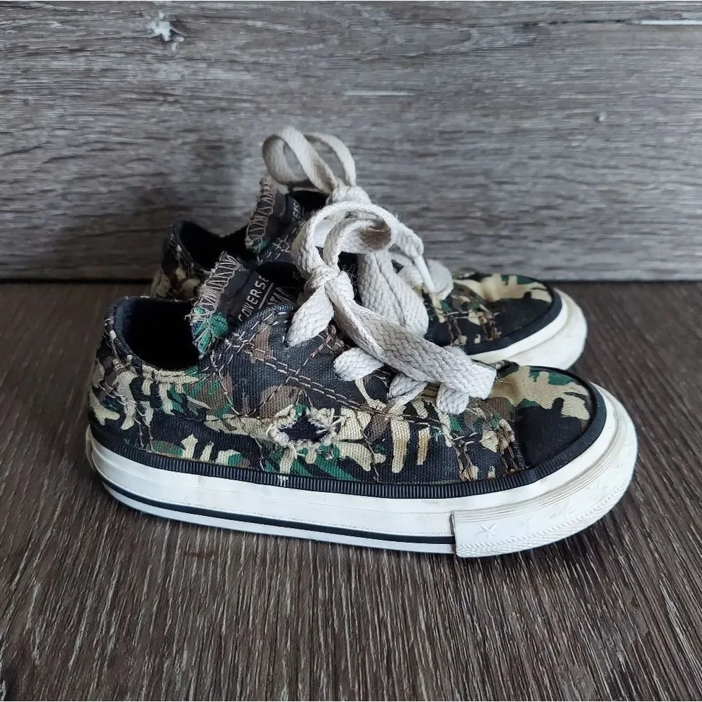 Converse One Star Chuck Taylor Infant 5 Low-Top Canvas Shoes Camouflage
